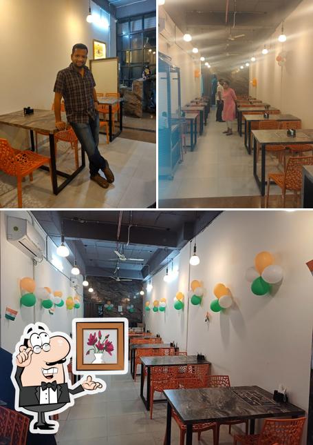 The interior of Veerji Malai Chaap Wale Bawadiya Kalan Bhopal