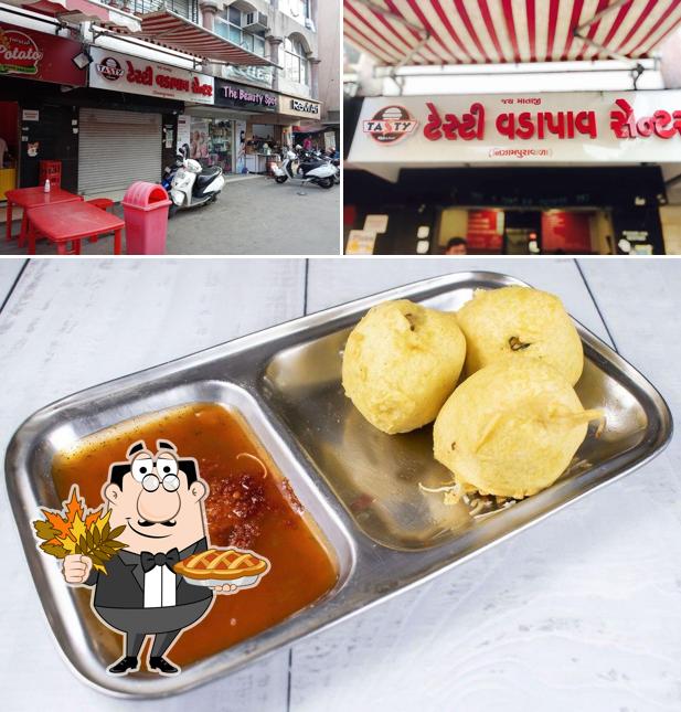 Here's a pic of Tasty Vadapav