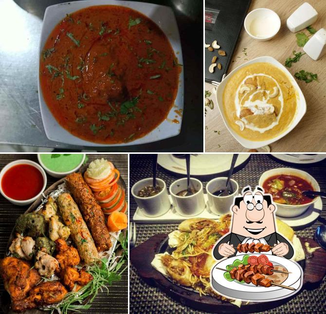 Chicken curry at Moti Mahal Delux Tandoori Trail, Nagrath Chowk