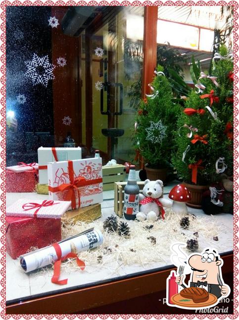 Arcobaleno Pizzeria d' asporto serve pasti a base di carne