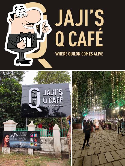 Here's a picture of JAJIS Q CAFE & EVENT HALL