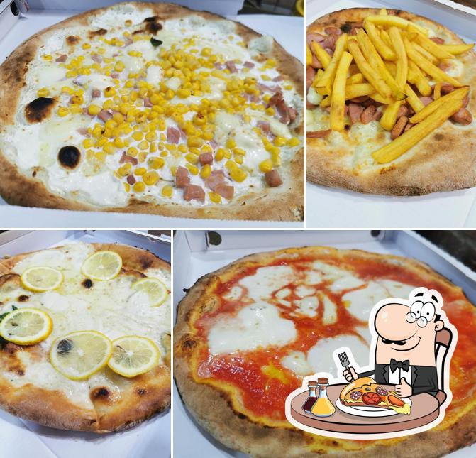 A Caffetteria Pizzeria Nazionale via roma150, puoi ordinare una bella pizza