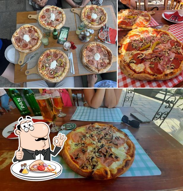 Prova una pizza a Konoba Ribar