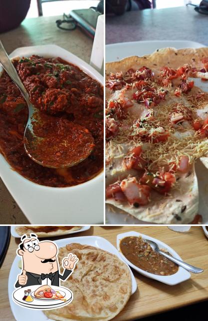 Try out pizza at New Hotpot