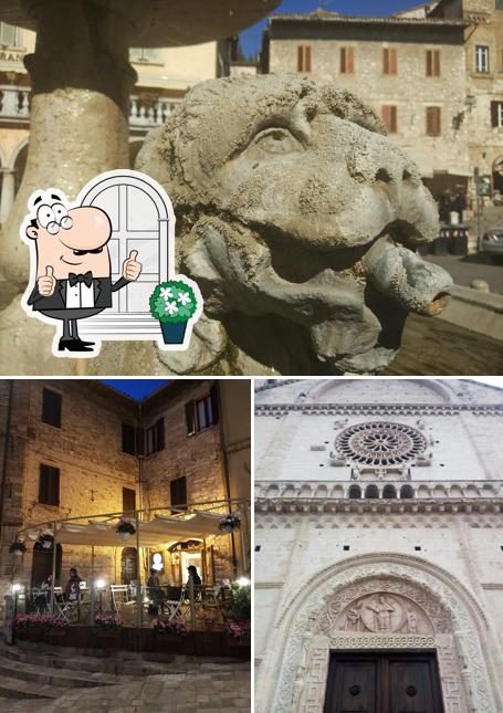 Guarda gli esterni di Caffè Duomo ASSISI