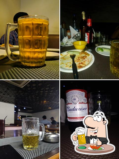 Tycoons Bar & Restaurant