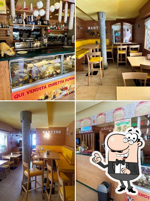 Dai un'occhiata agli interni di Martino Bar