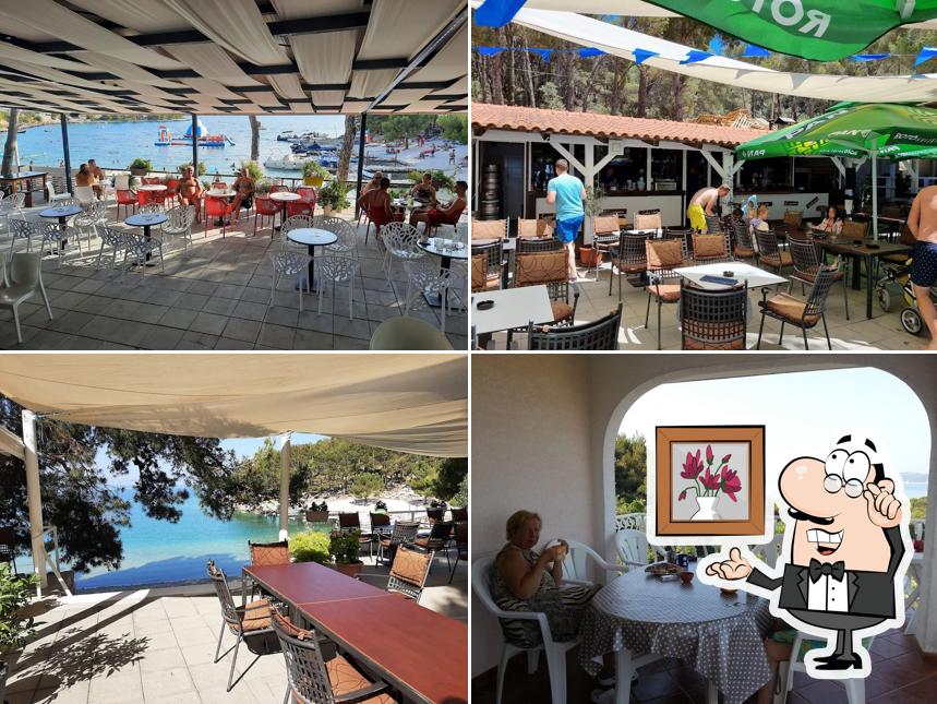 Gli interni di beach bar Rapa Nui