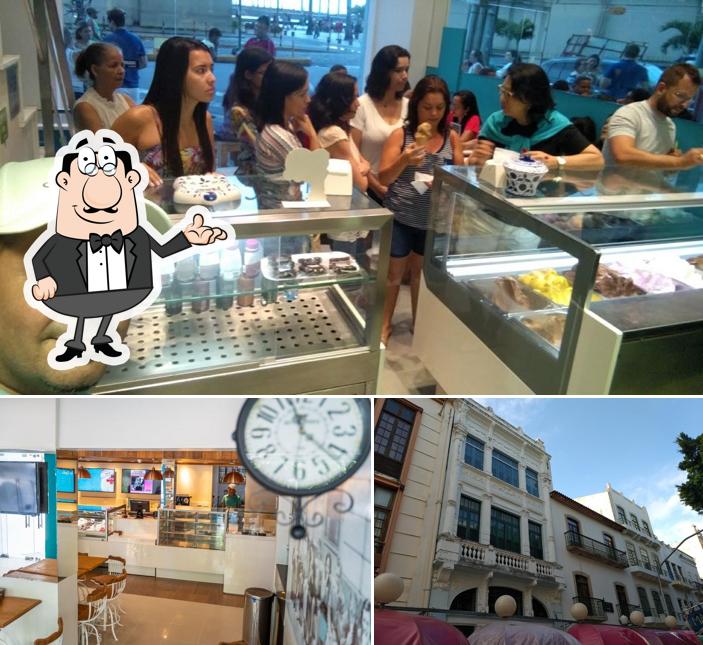 Sente em uma das mesas no Cioccolatte Gelateria