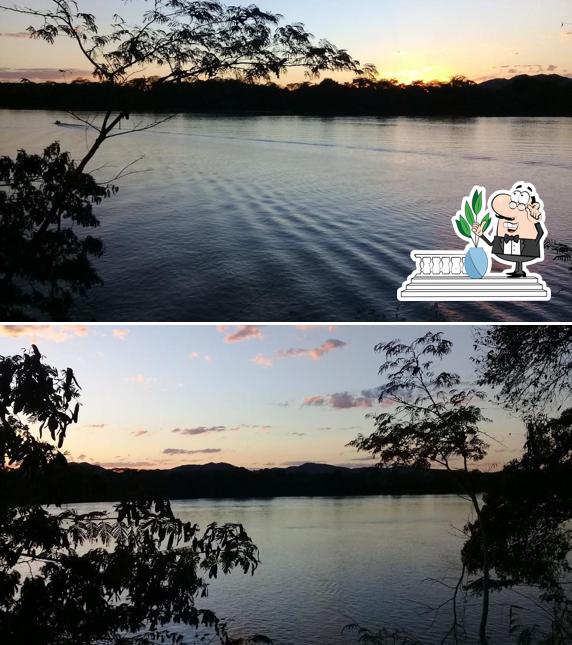 O exterior do Panificadora Pão de Mel