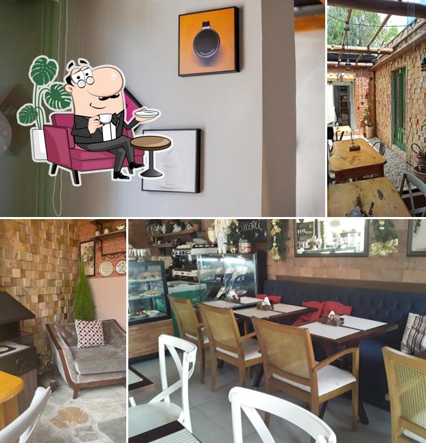 O interior do Die Oma Casinha de Pedras