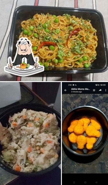 Food at Mom's Maggy Mania