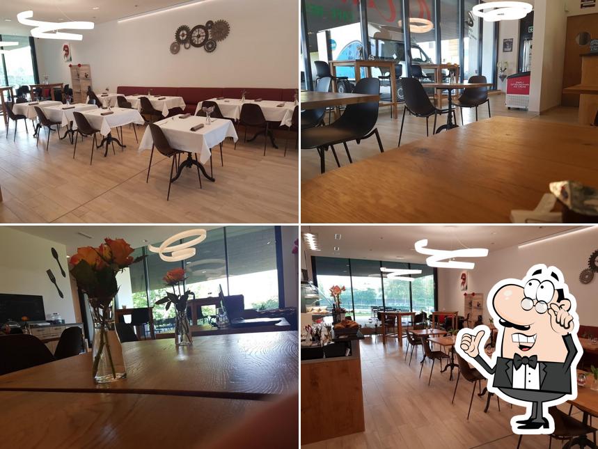 Siediti a un tavolo di O Cantinho