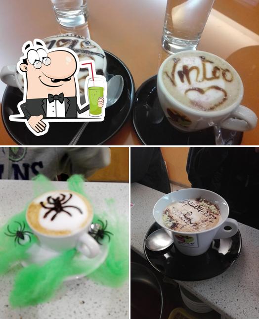 Bar Cecilia 2022 serve un'ampia gamma di cose da bere