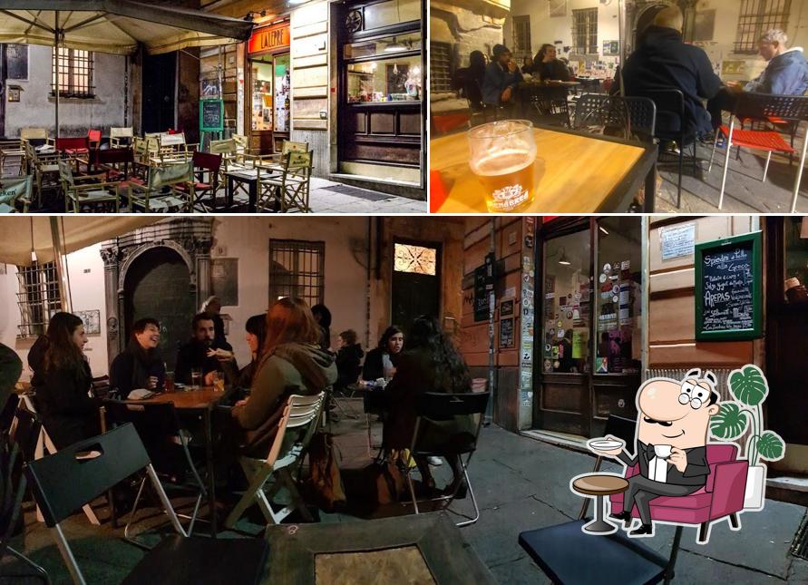 Siediti a un tavolo di La Lepre