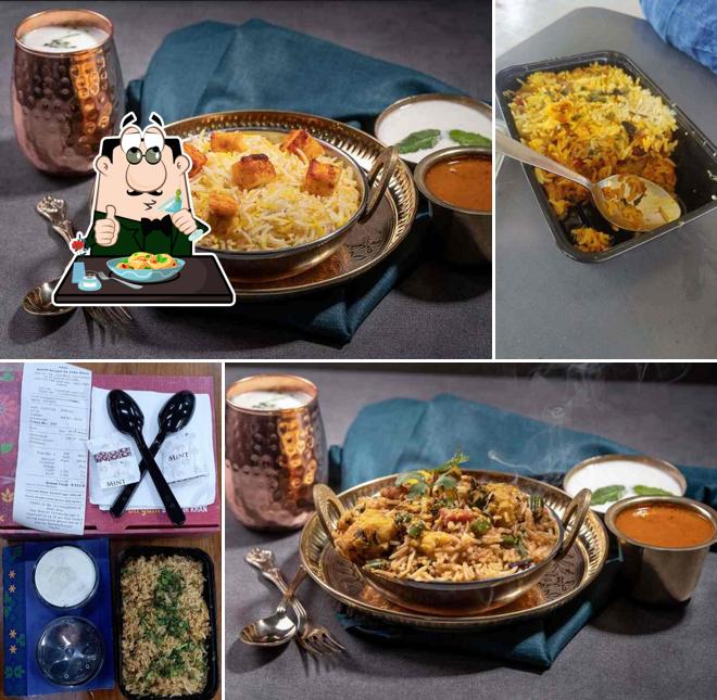 Macaroni and cheese at Mehfil Biryani By Zakir Khan