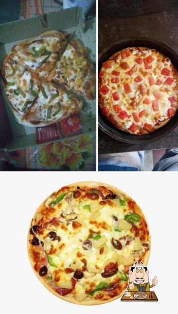 At Pizza World Castle, you can get pizza