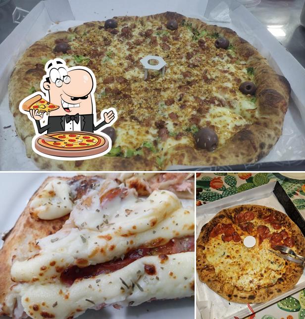 Experimente pizza no Pizzaria Dom Angelo Campolim