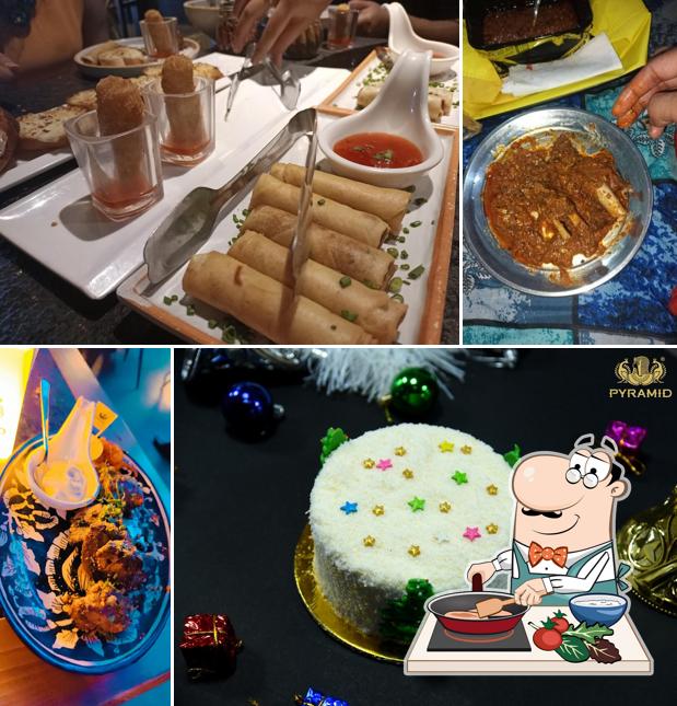 Chicken curry at Pyramid Ludhiana Cafe Lounge Bar Microbrewery Nightclub Sky bar Restaurant