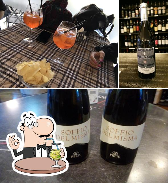 Prenditi un drink dal menu