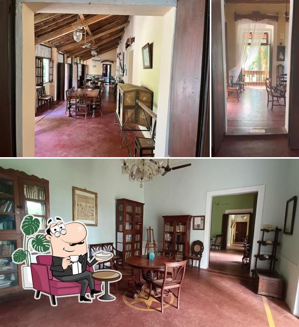 The interior of Palácio do Deão