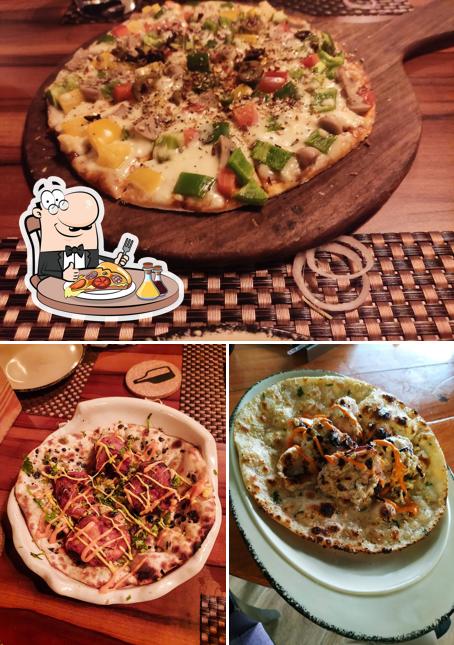 Pick pizza at Quarters - Pauva Bar