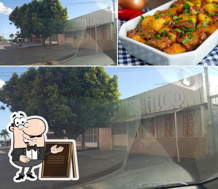 A foto do Restaurante do Chico’s exterior e comida