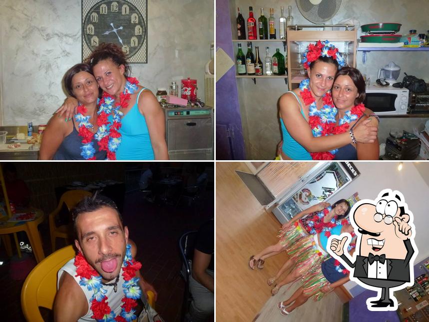 Dai un'occhiata agli interni di Bar Caffe ' Cinzano