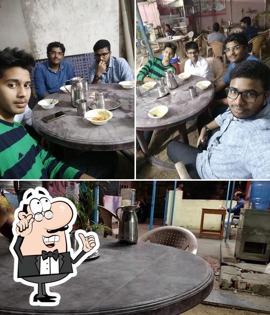 The interior of Naveen chat center