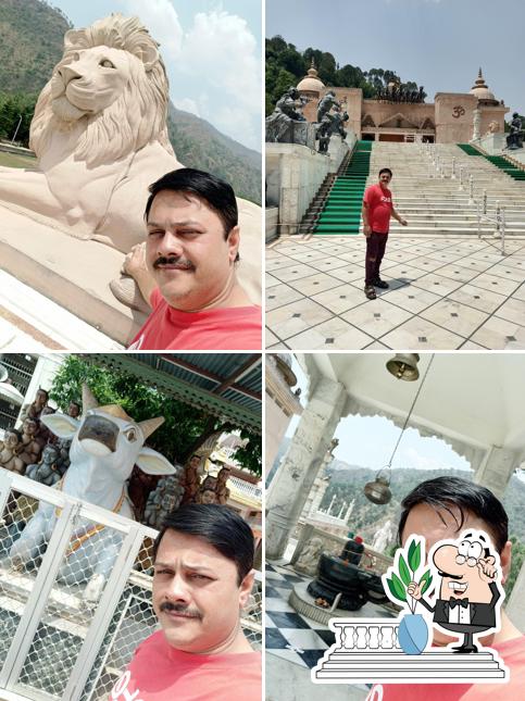 The exterior of नवीन दा ढाबा