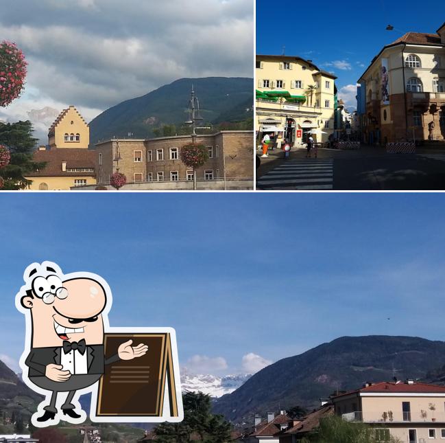 Goditi la vista dagli esterni di Caffè Theiner