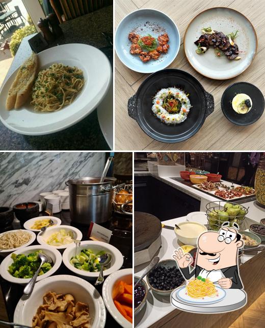 Spaghetti carbonara at Lake View Cafe