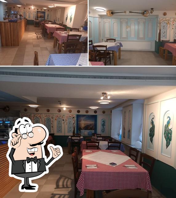 Siediti a un tavolo di Hermes Grill