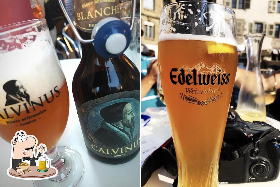 Puoi goderti un rinfrescante bicchiere di birra chiara o scura