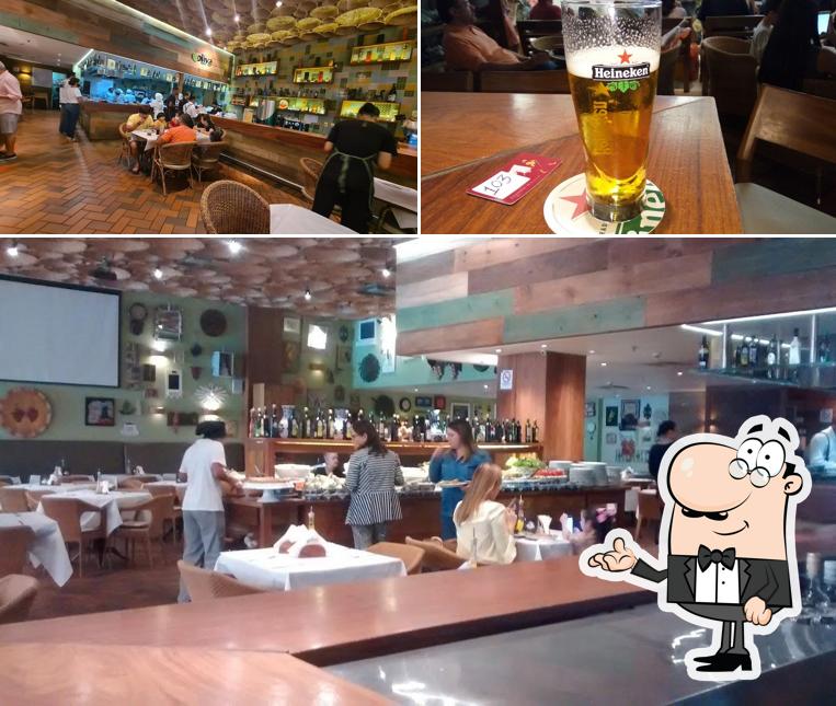 O interior do Oliva Gourmet