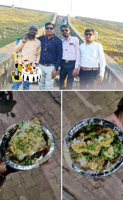 This is the photo showing food and exterior at Chandni Bhel