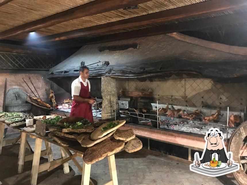 Platti al Agriturismo La Colti