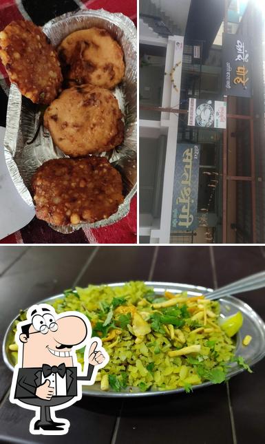 Kande Pohe Ani Barach Kahi...