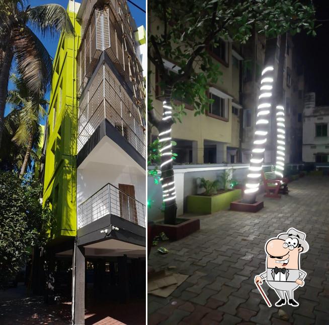 You can get some fresh air at the outside area of Hotel Puri Greens