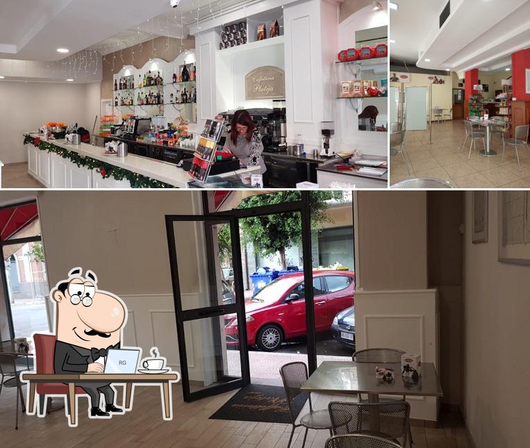 Dai un'occhiata agli interni di Bar Plateja