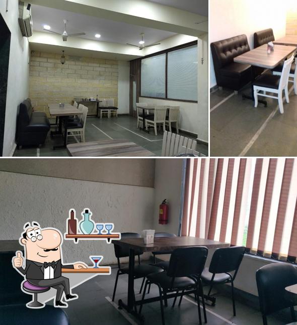 The interior of BILLU DA DHABA