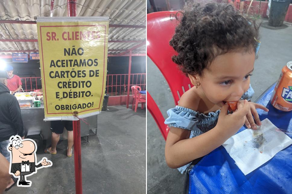 O interior do Cachorro Quente da Esquina