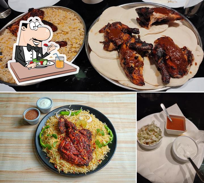 Tandoori chicken at Jarjeer Restro ( ജാർജീർ റെസ്റ്റ്രോ ))