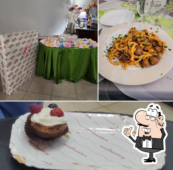 Tra le diverse cose da Tudisco si possono trovare la interni e cibo