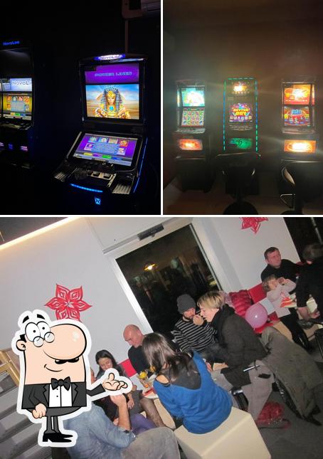 Gli interni di Bar 3 Scimmie