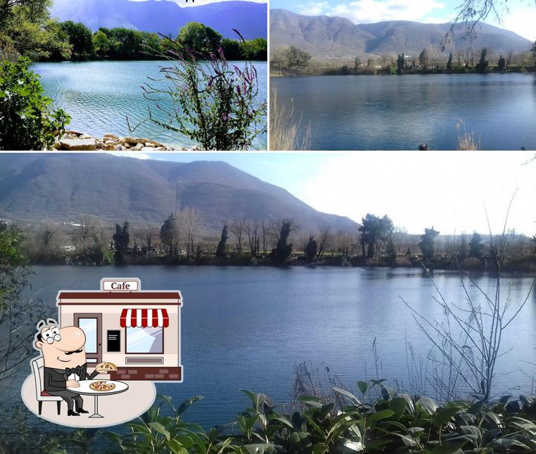 Curiosa tra l'area esterna di Bar Miralago