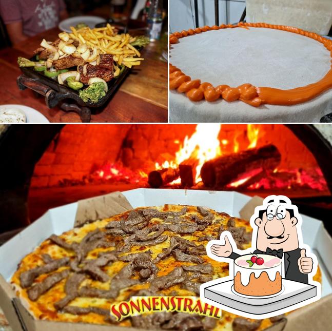 Bolos de cenoura em Sonnenstrahl Choperia e Pizzaria