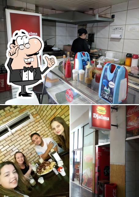 O interior do Djalma Lanches