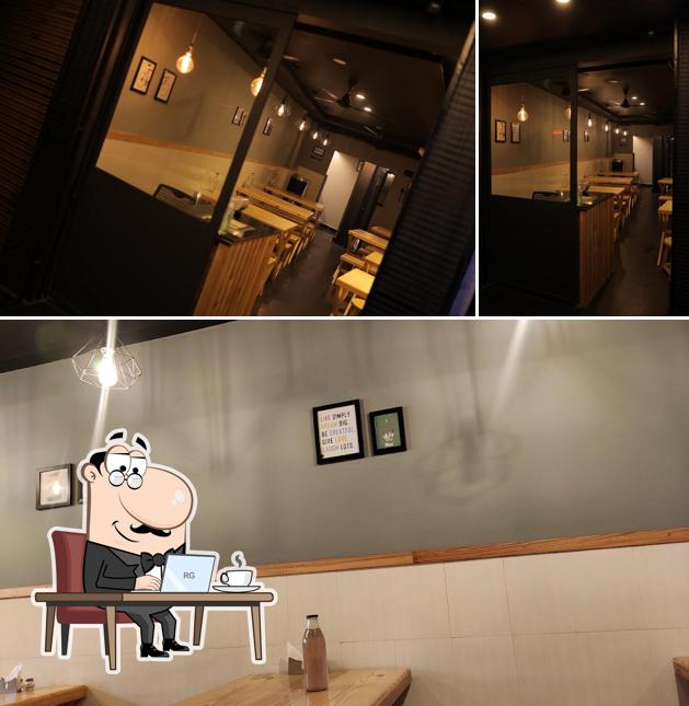 The interior of Janani Restaurant. ജനനി റസ്റ്റോറൻ്റ്