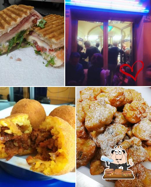 Ordina un panino a Pasticceria Rosticceria La Dolceria